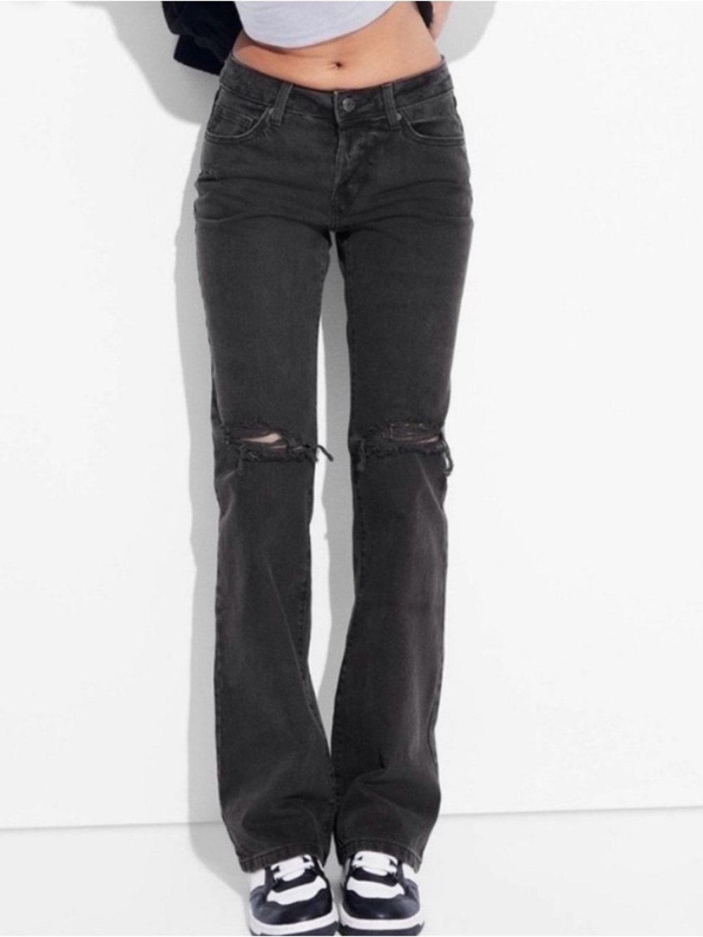 NWOT Wild Fable Low-Rise Bootcut Distressed Jeans in Faded Black Size 8